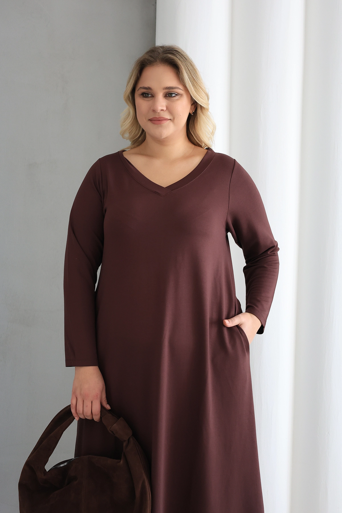 V Yaka Midi Boy Elbise – Şıklığın Konfor Hali ZPLUS XXL