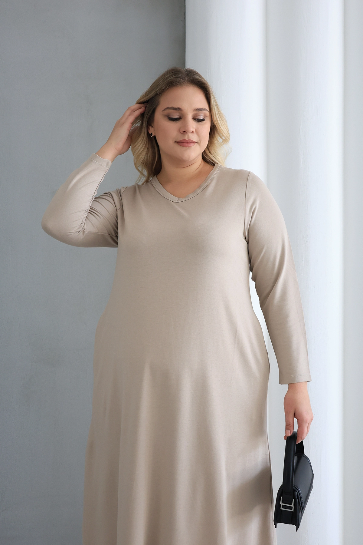 V Yaka Midi Boy Elbise – Şıklığın Konfor Hali ZPLUS XXL
