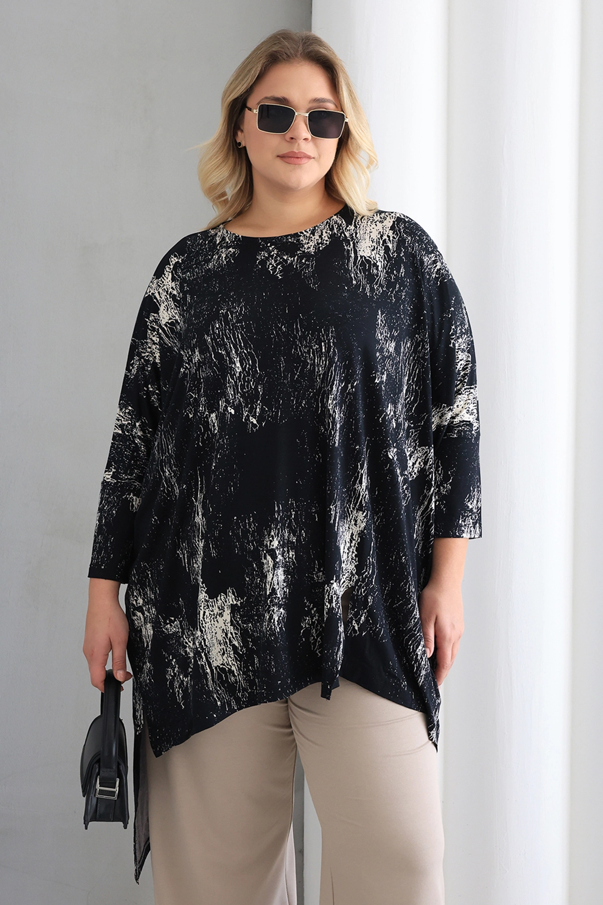 ZPLUS XXL Önden Yırtmaçlı Oversize Desenli Tunik –  Rahat ve Şık Günlük Kombinler İçin/h1