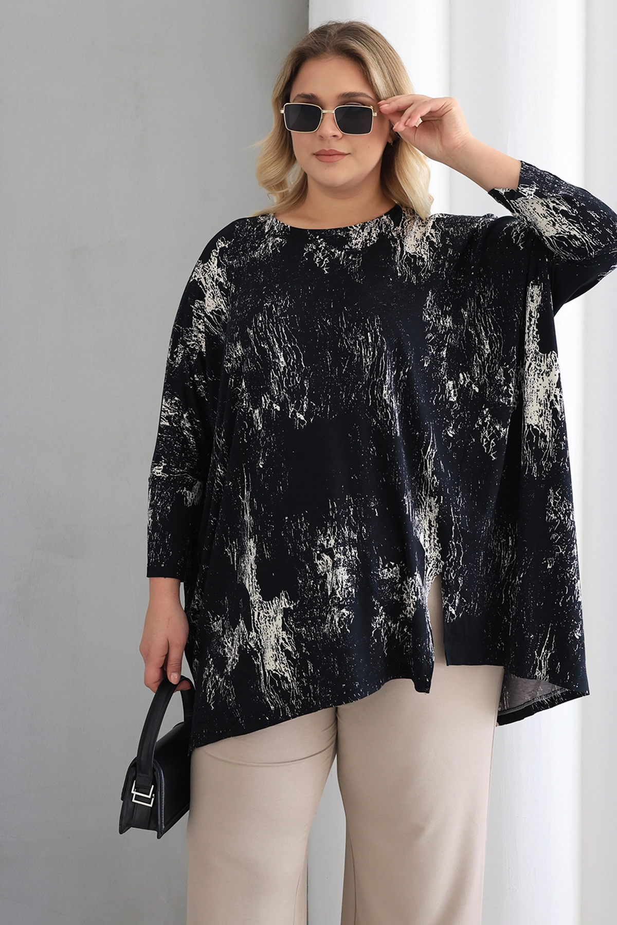 ZPLUS XXL Önden Yırtmaçlı Oversize Desenli Tunik –  Rahat ve Şık Günlük Kombinler İçin