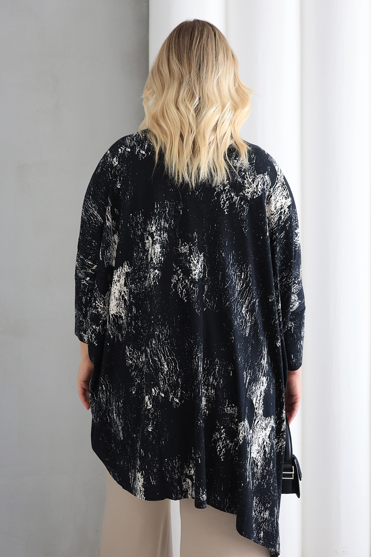 ZPLUS XXL Önden Yırtmaçlı Oversize Desenli Tunik –  Rahat ve Şık Günlük Kombinler İçin