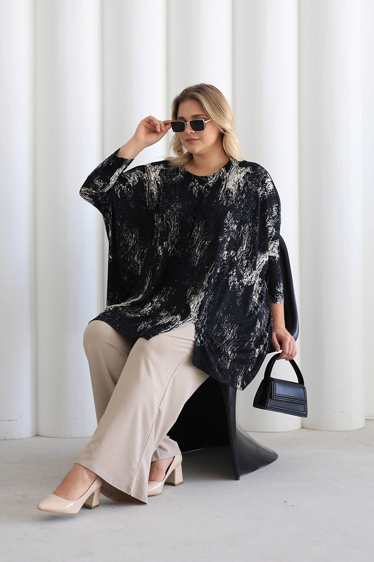 ZPLUS XXL Önden Yırtmaçlı Oversize Desenli Tunik –  Rahat ve Şık Günlük Kombinler İçin