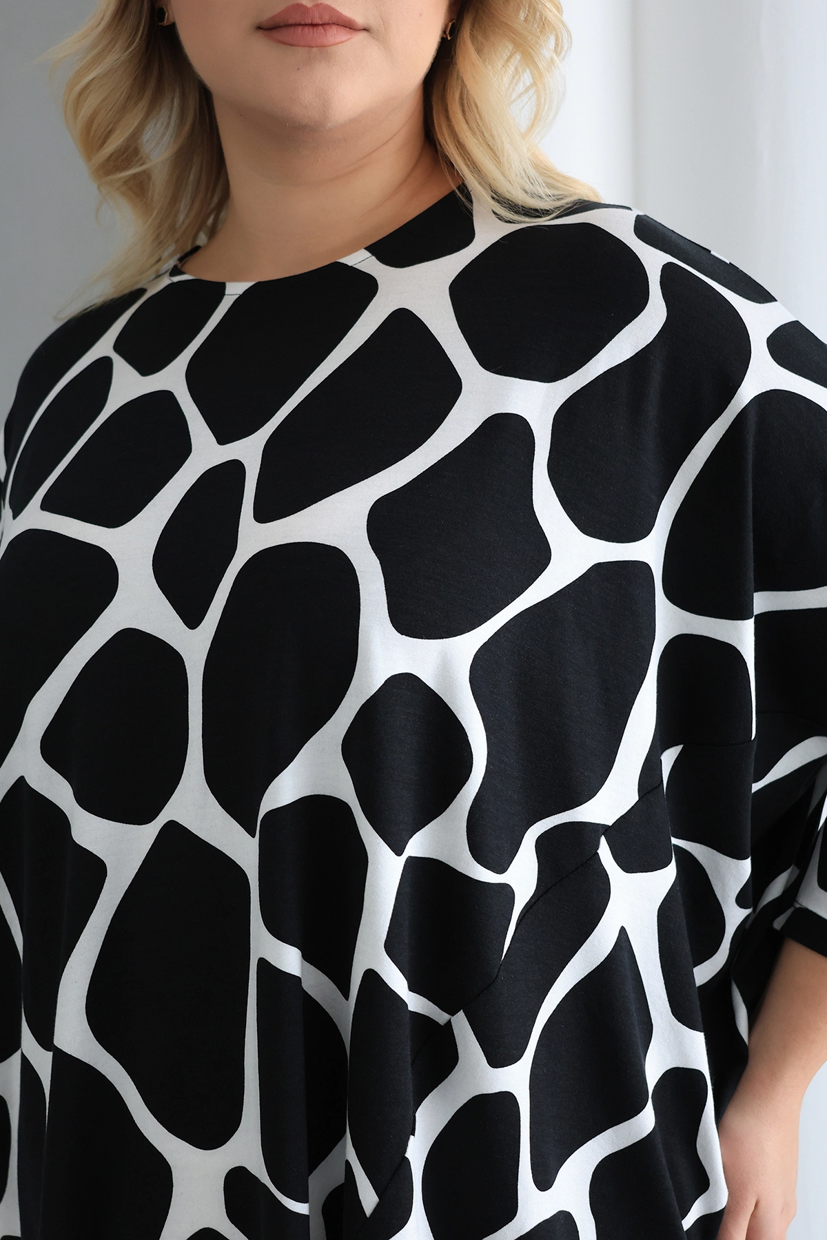 ZPLUS XXL Önden Yırtmaçlı Oversize Desenli Tunik –  Rahat ve Şık Günlük Kombinler İçin