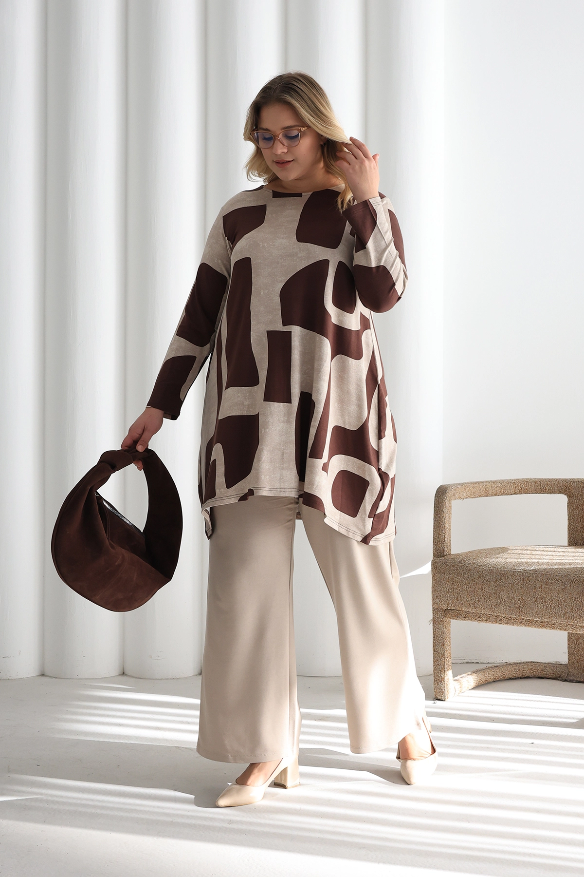Düz Kesim Rahat Oversize Tunik – Günlük ve Şık Kombinler İçin
