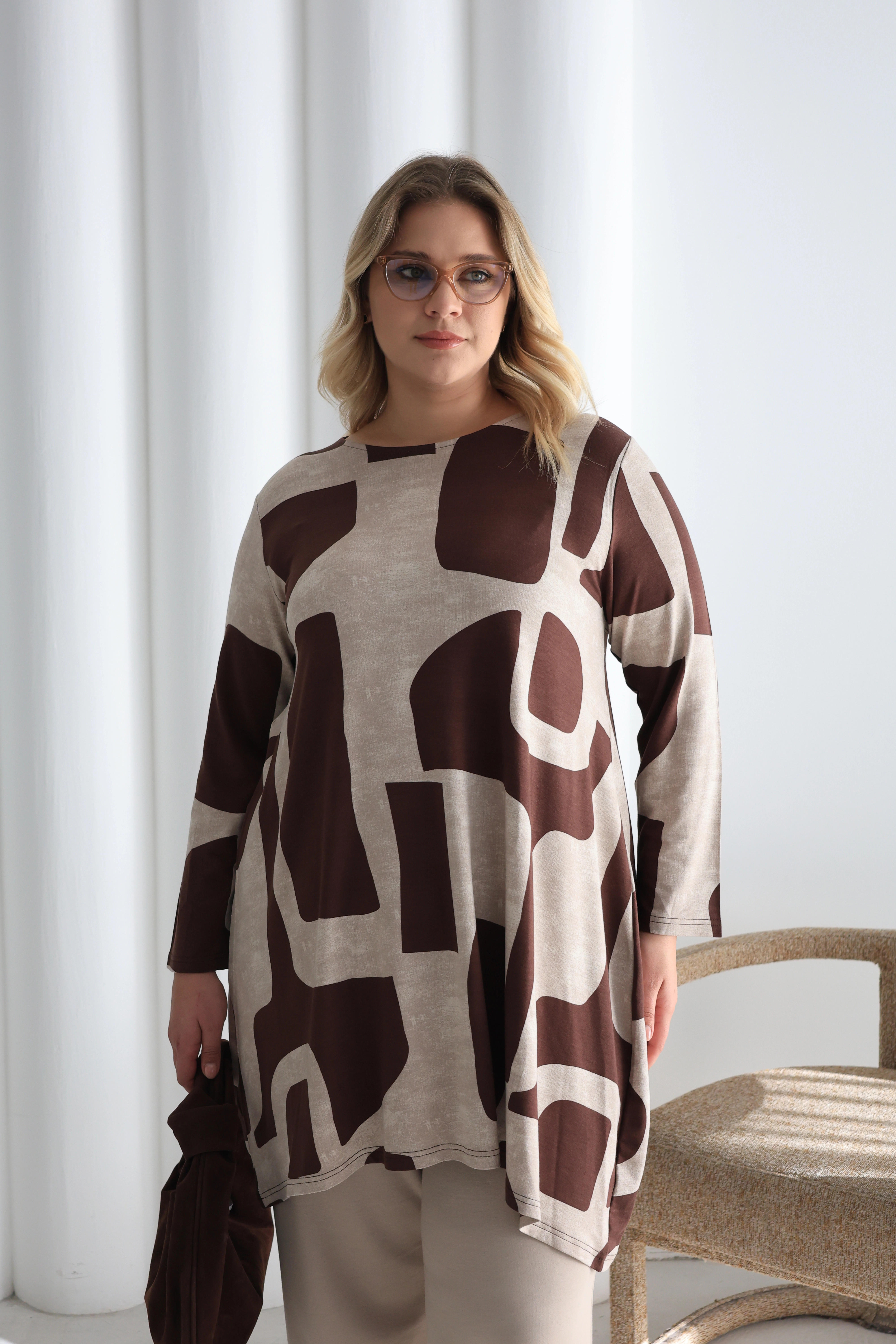 Düz Kesim Rahat Oversize Tunik – Günlük ve Şık Kombinler İçin