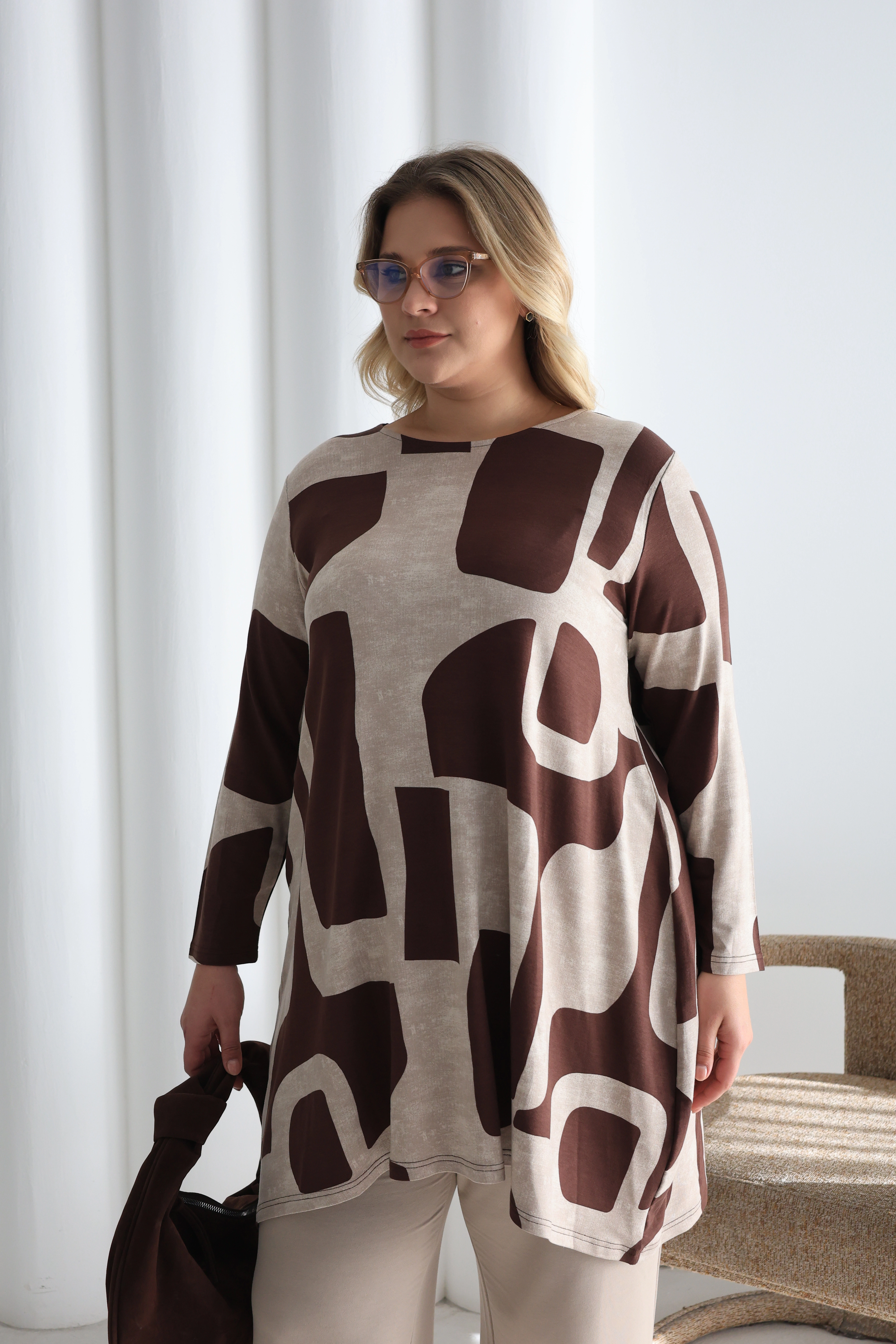 Düz Kesim Rahat Oversize Tunik – Günlük ve Şık Kombinler İçin