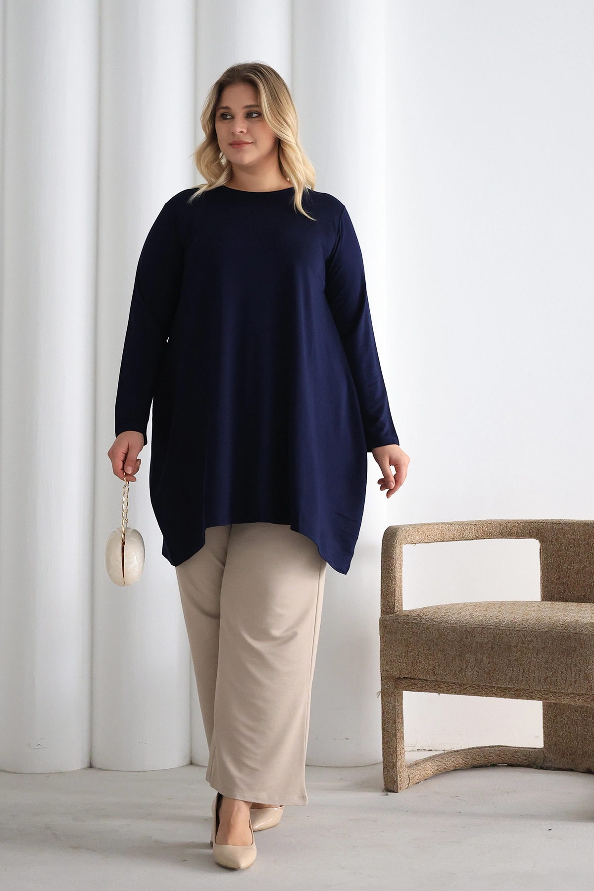 Düz Kesim Rahat Oversize Tunik – Günlük ve Şık Kombinler İçin