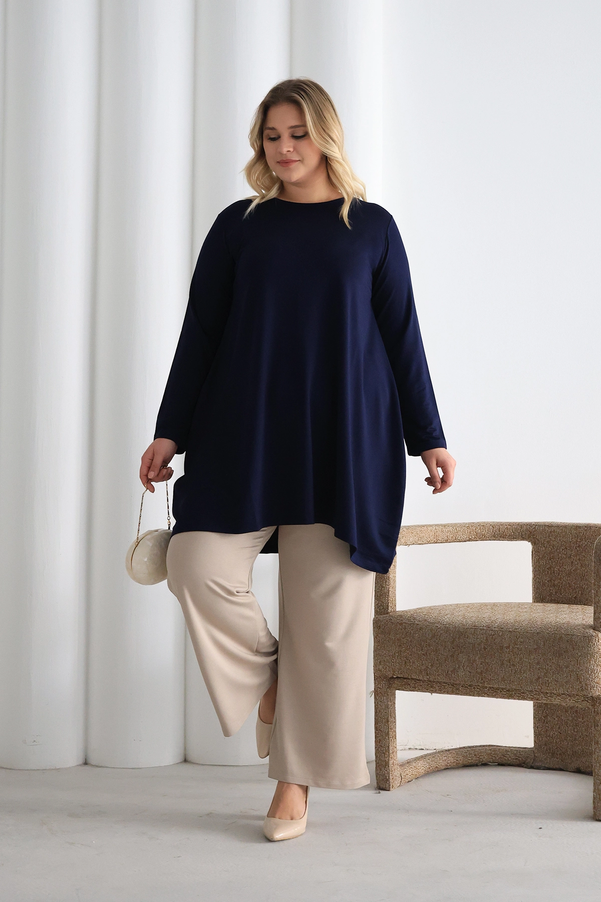 Düz Kesim Rahat Oversize Tunik – Günlük ve Şık Kombinler İçin