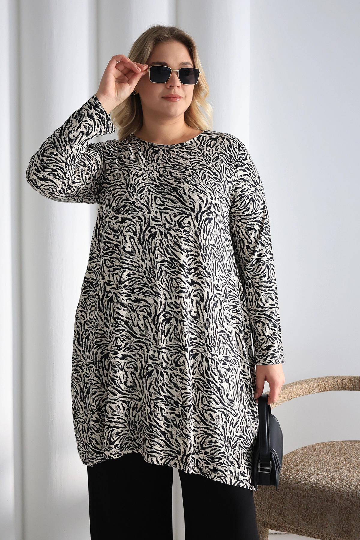 Düz Kesim Rahat Oversize Tunik – Günlük ve Şık Kombinler İçin ZPLUS XXL