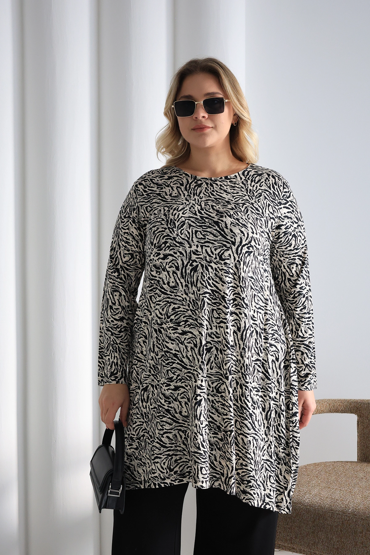 Düz Kesim Rahat Oversize Tunik – Günlük ve Şık Kombinler İçin ZPLUS XXL