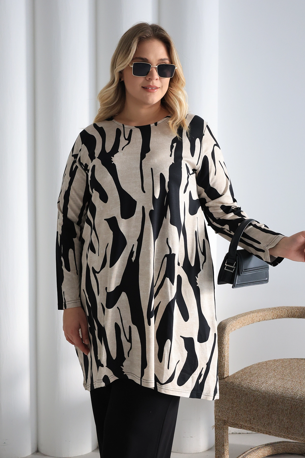 Düz Kesim Rahat Oversize Tunik – Günlük ve Şık Kombinler İçin ZPLUS XXL